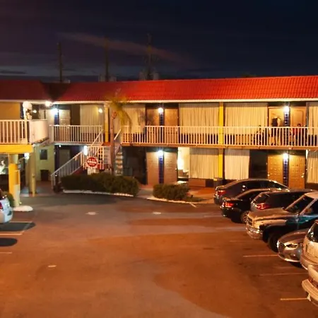 Express Inn & Suites - 5 Miles From St Petersburg Clearwater Airport-3