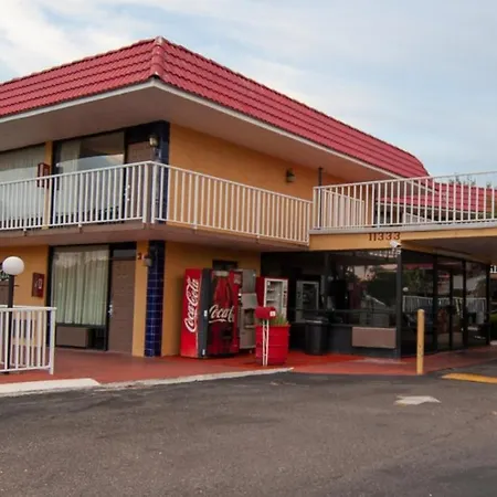 Express Inn & Suites - 5 Miles From St Petersburg Clearwater Airport-2